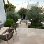 Nisides Villa Naousa