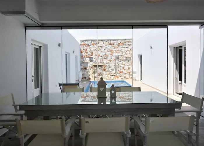 Nisides 别墅 纳乌萨