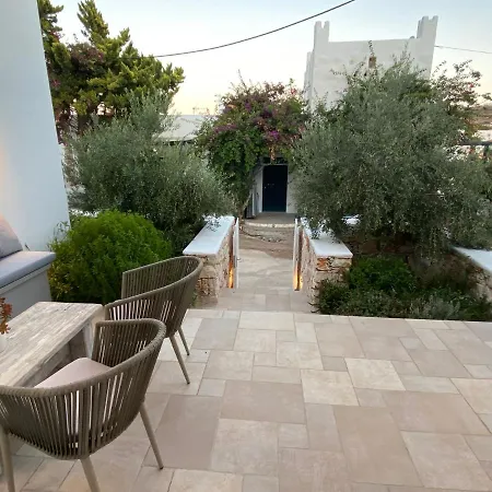 Nisides Villa Naousa (Paros)