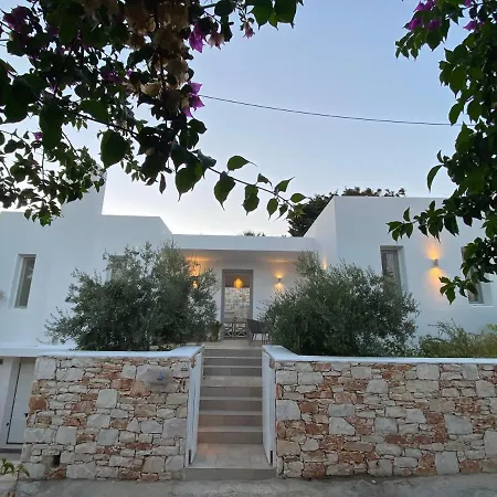Villa Nisides Naousa (Paros)