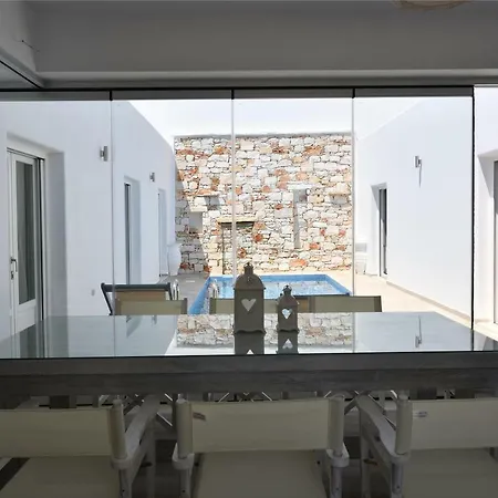 Nisides Villa Naousa (Paros)