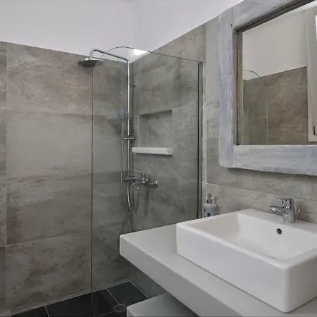 Nisides Villa Naousa (Paros)