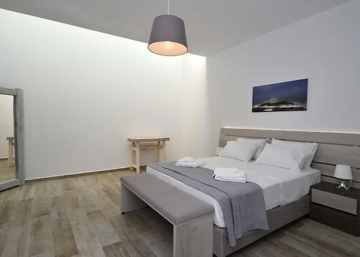 Nisides * נאוסה